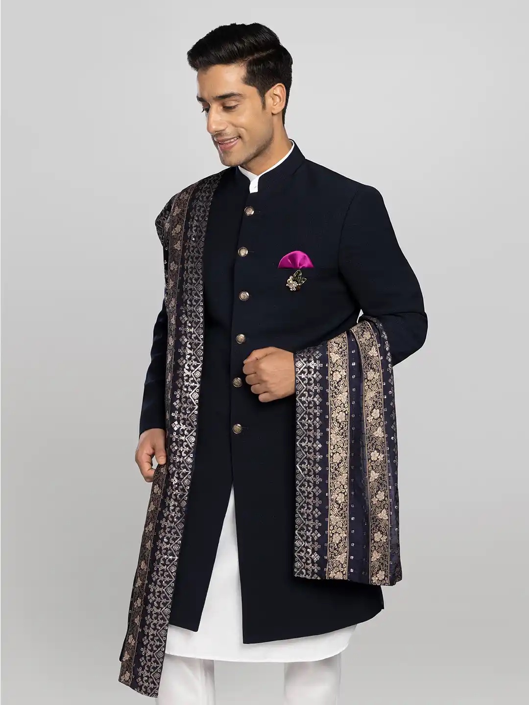 Roots and Raiment: Adorn Yourself in the Richness of Ethnic Wear