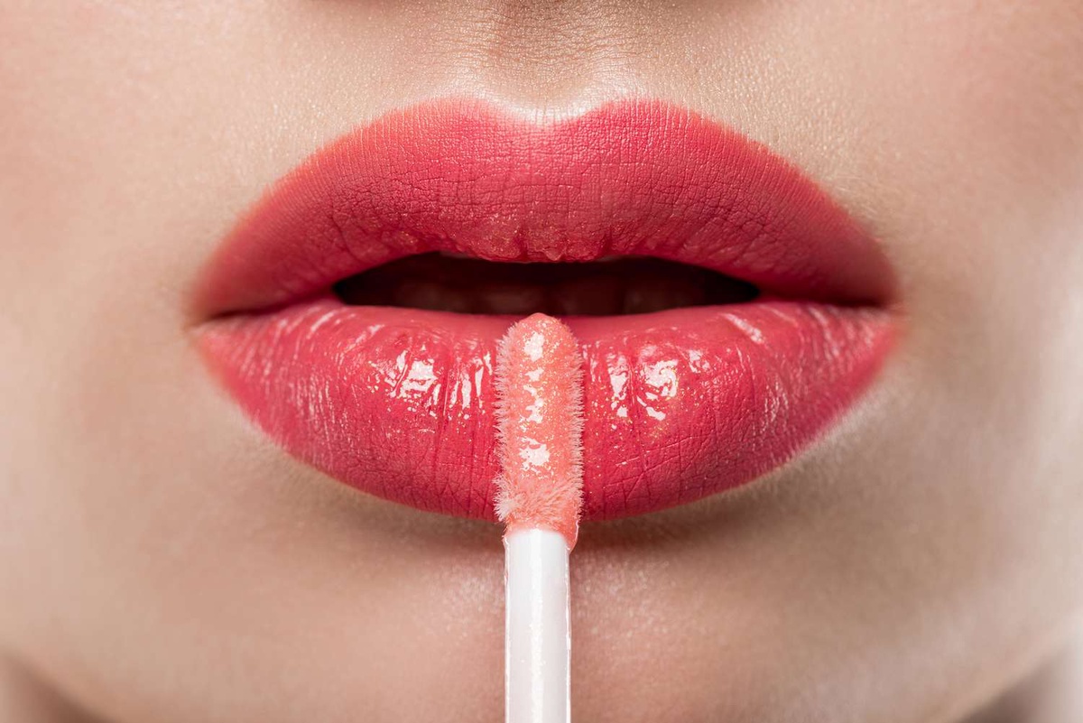Long-Lasting Plumping Effect: Tudkun Lip Plumper Gloss Delivers
