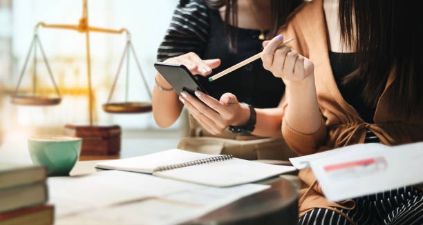 Mobile Notary Services vs. The UPS Store