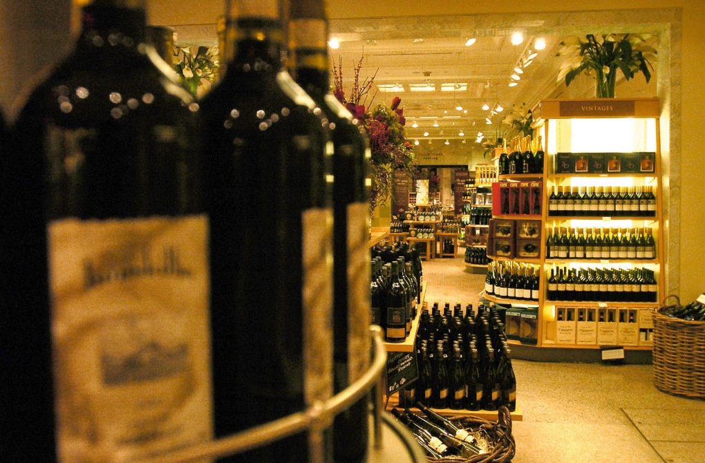 Comparing White Wine Varietals: Which Ones Stand Out on Liquor Store Shelves