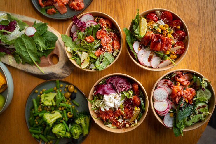 Salad Bowls: Enhancing Healthy Creations in Daily Life