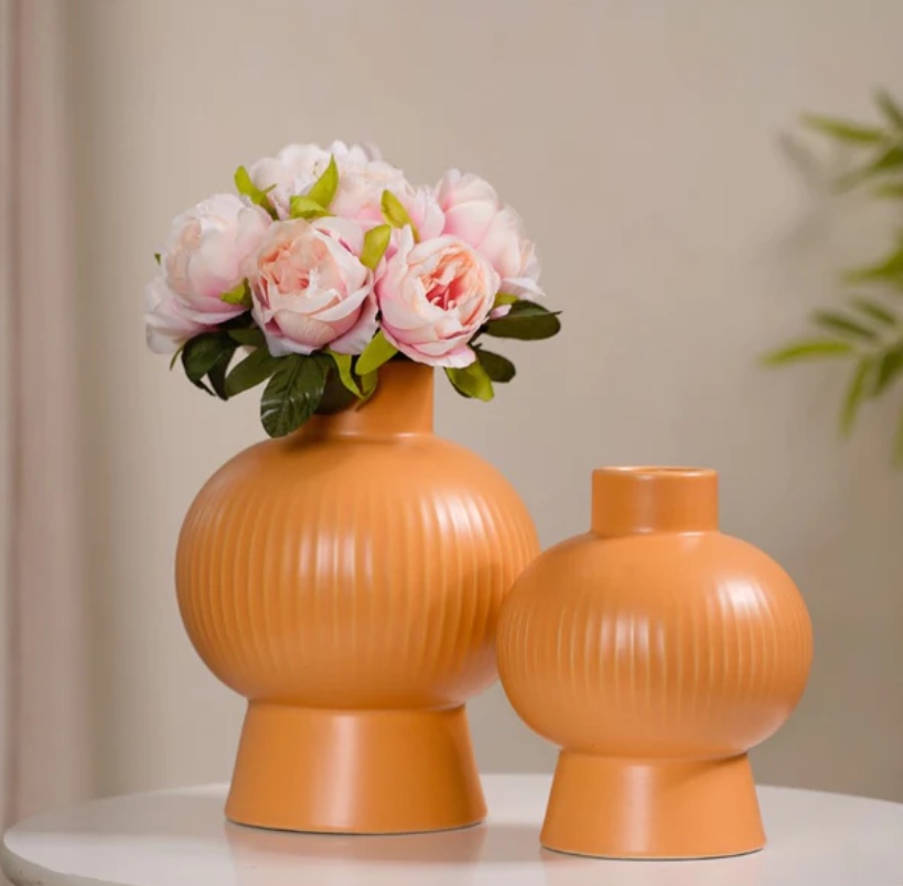 Tips to Use Vases as Centerpieces