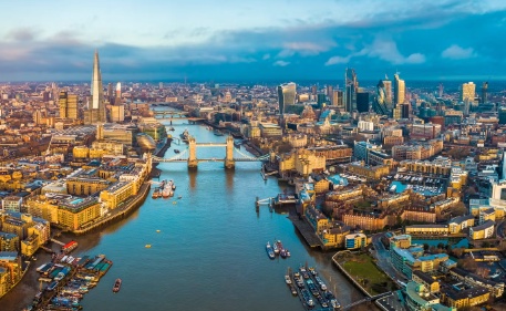 Navigating History: The River Thames - Lifeline of London