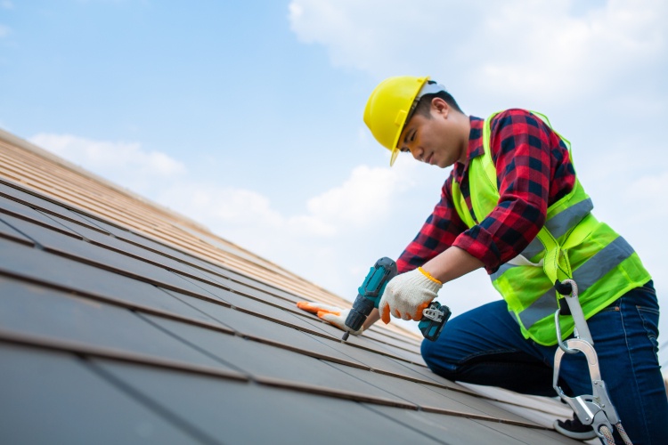Everything you need to consider while hiring an authentic local roofing contractor Sydney