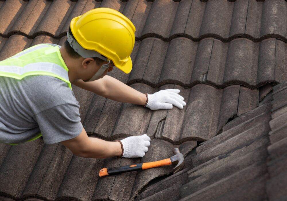 7 Signs You Can’t Ignore Emergency Roof Repair: Act Now!