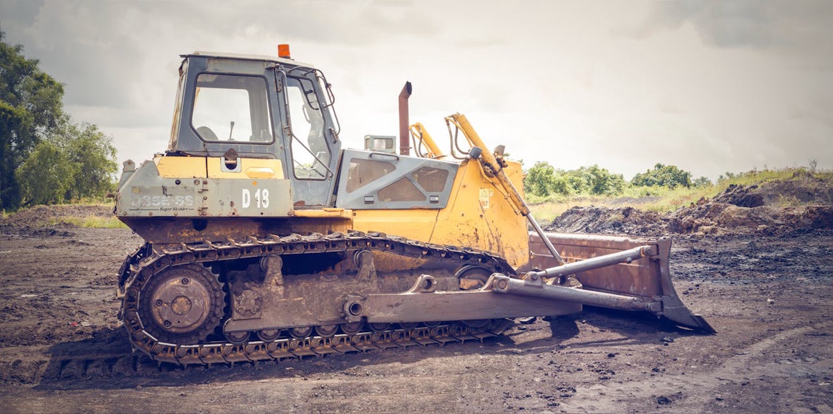 How to Choose the Right Earthmoving Equipment for Your Brisbane Project?