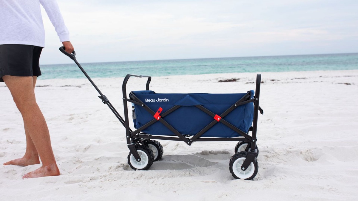 The Benefits Of A Beach Wagon For Sand