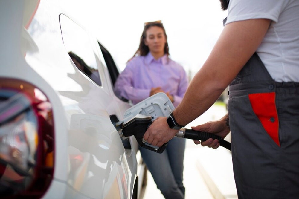 Why Are Mobile Fueling Services Like Booster Gas Becoming Essential for Modern Consumers?