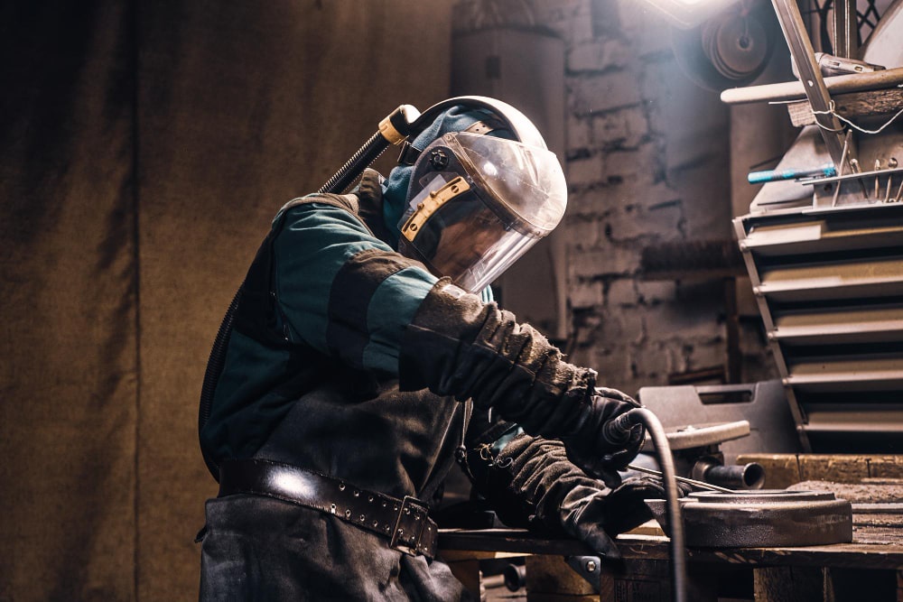 Enhancing Safety and Precision: The Importance of Welding Shield Helmets