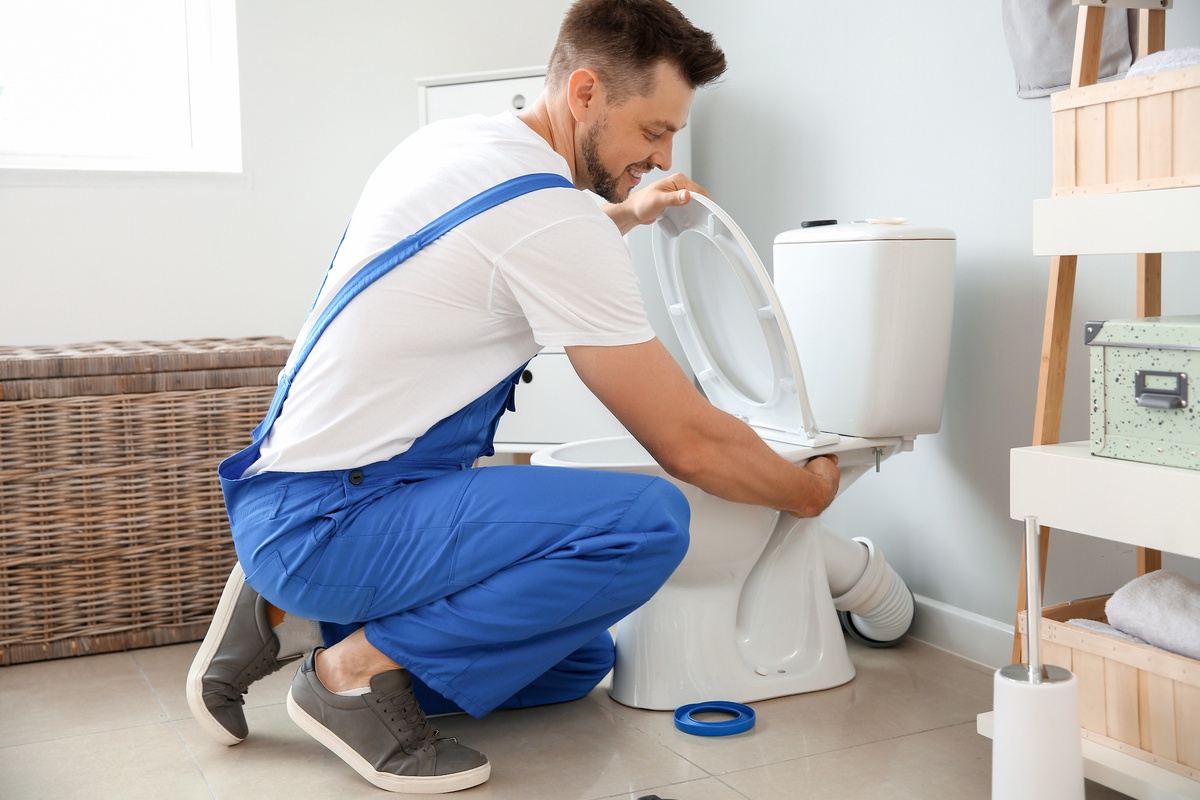 The Ultimate Guide to Calling a Plumber for a Clogged Toilet