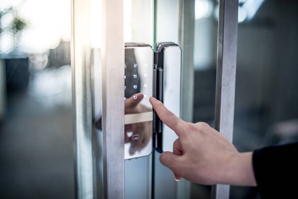 What Is the Difference Between Commercial and Residential Locksmith Services?