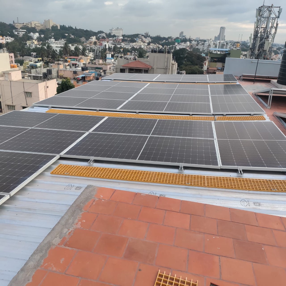 Transforming Commercial Rooftops into Community Solar Resources