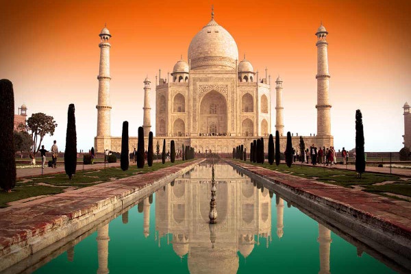 Exploring the Agra Marvels: A Journey from Ghaziabad to Agra by Bus
