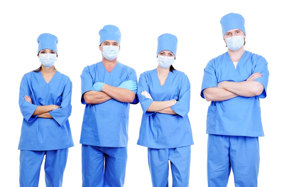 THE ROLE OF UNIFORMS IN HEALTHCARE: 9 REASONS WHY THEY ARE ESSENTIAL