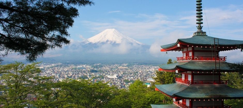 Beyond Tourism: 5 Unexpected Industries That Thrive with Japanese Translation