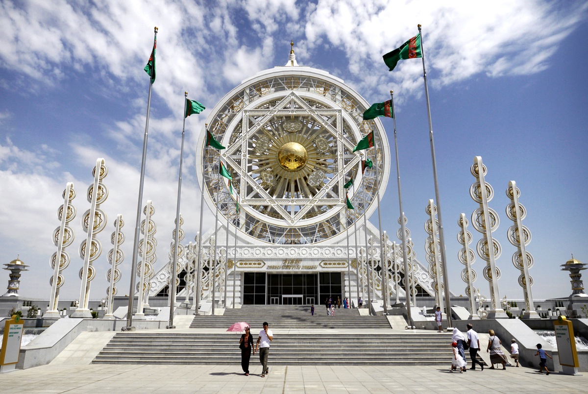 10 Strangest Facts About Turkmenistan