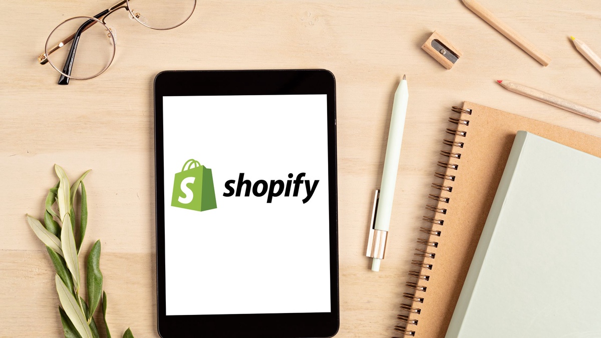 Leveraging Social Media Marketing to Boost Your Shopify Business.