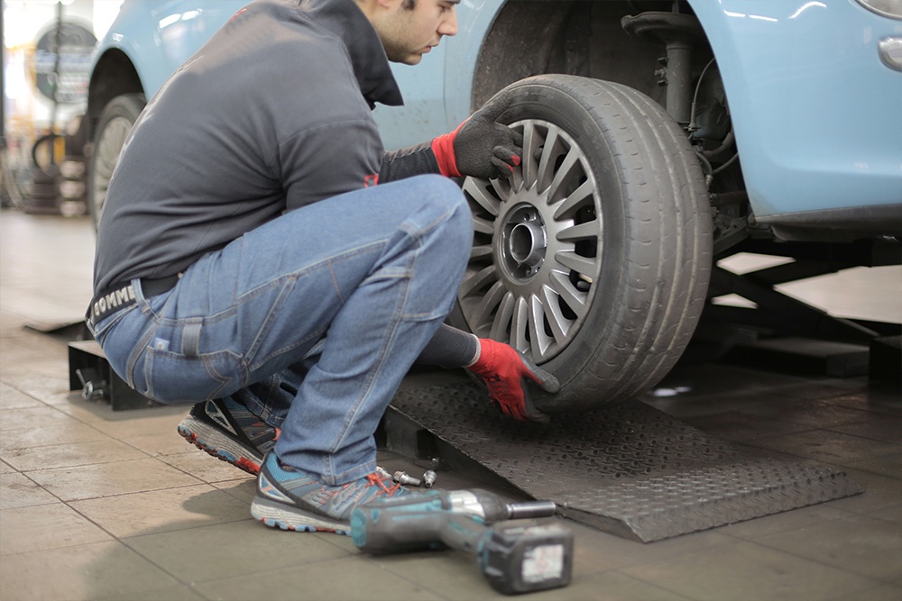 Navigating Tyre Emergencies in Ealing: A Driver's Essential Guide