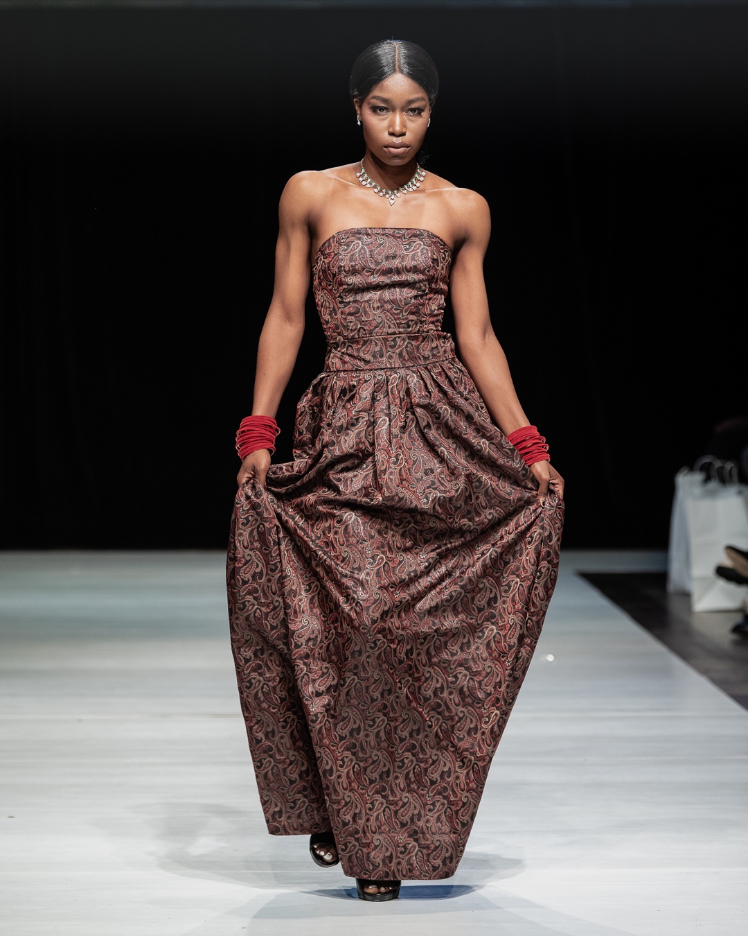 Luxurious Elegance: Introducing the New Onyx Umbi Pleated Skirt