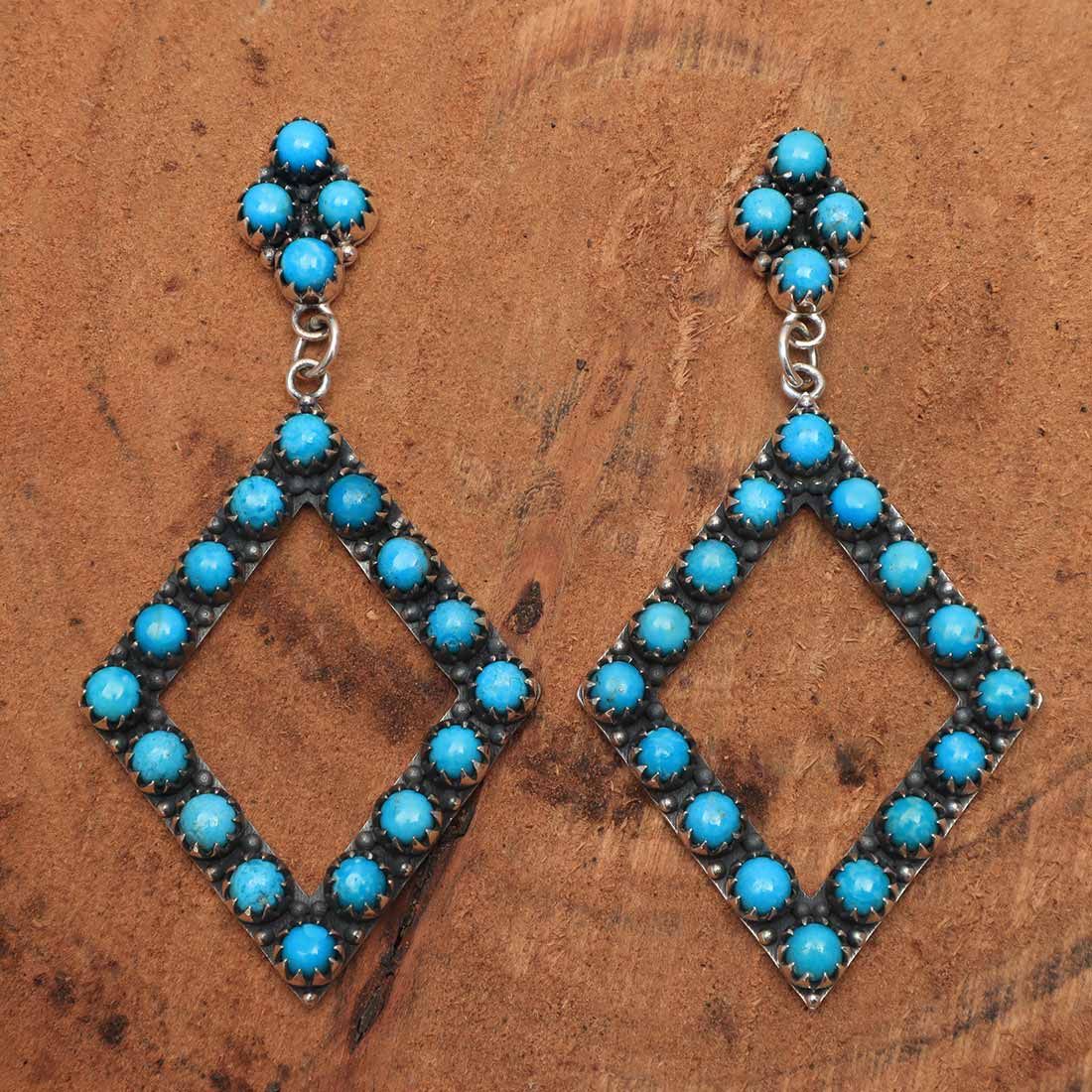 Let's Indulge Your Beauty With Turquoise Jewelry