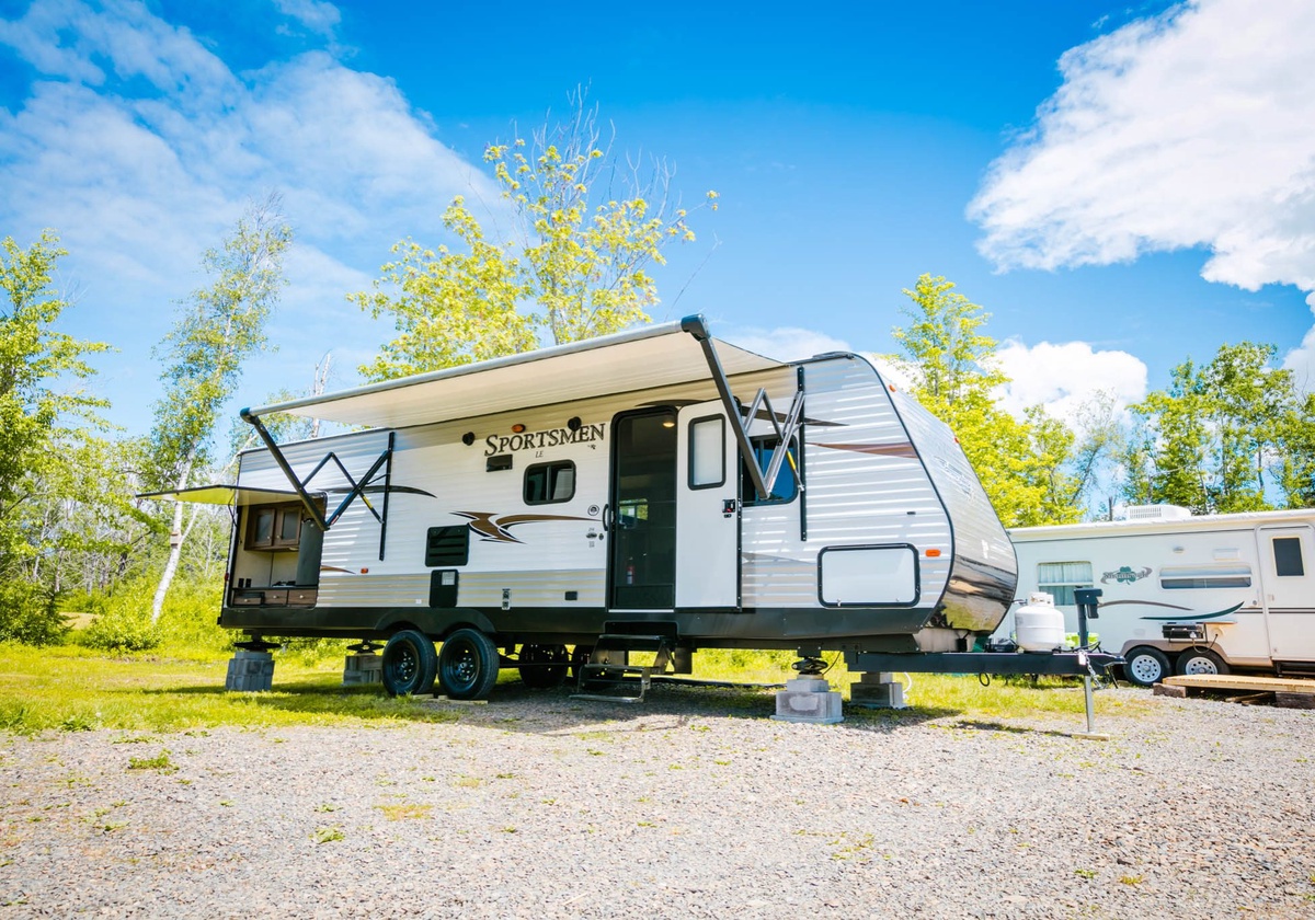 Top Common Mistakes to Avoid When Buying a Camper Trailer
