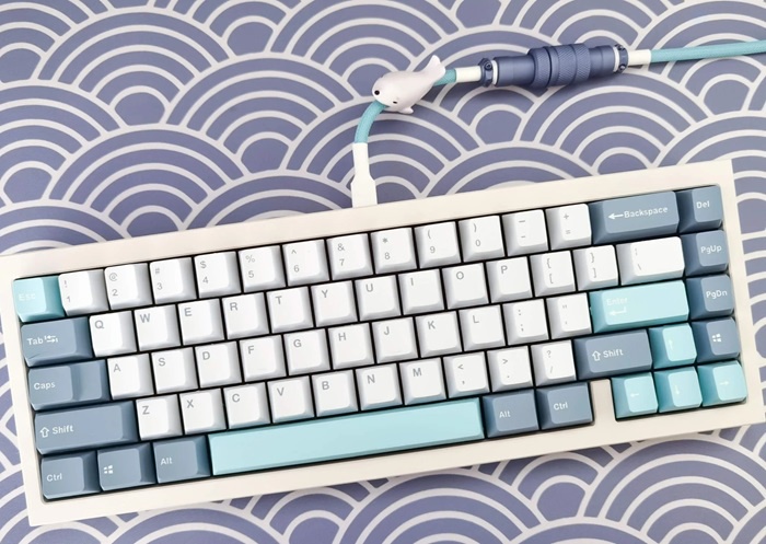 Customizing Your Keyboard: Creating a Unique Look with Pastel Coiled Cables