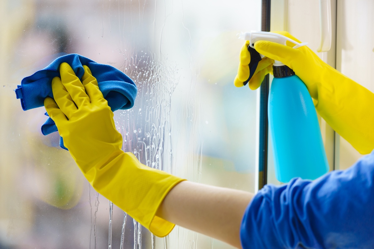 Why Should You Prioritize Window Cleaning for Your Home or Business?