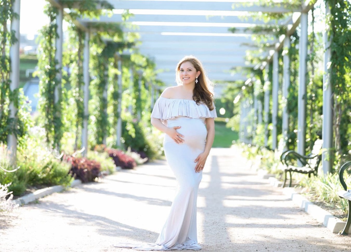 Embracing New Beginnings: A Comprehensive Guide to Maternity and Newborn Photography in Austin