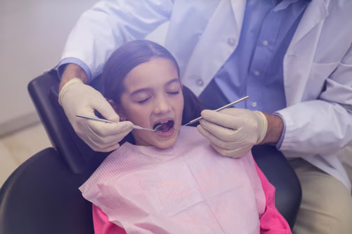 Smile Together: Finding the Right Family Dentist for Your Crew