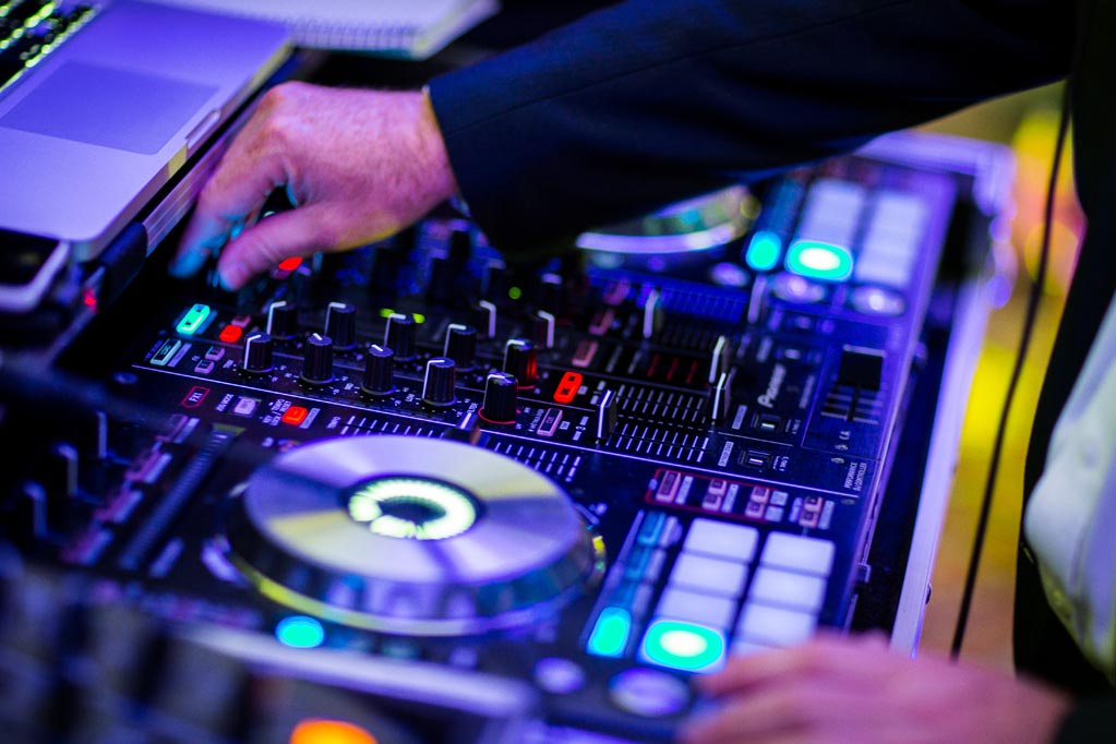 Somerset Sounds: Elevate Your Event with the Perfect Live DJ Hire