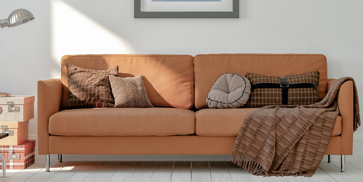 Ways to Arrange Custom Throw Pillows on a Couch