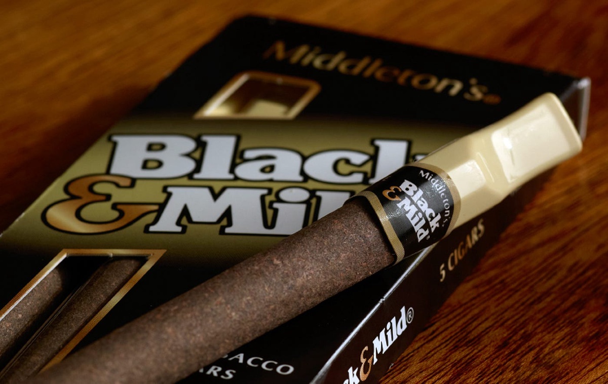 A Closer Look at Black and Mild Varieties: Exploring Flavors, Sizes, and Packaging Options