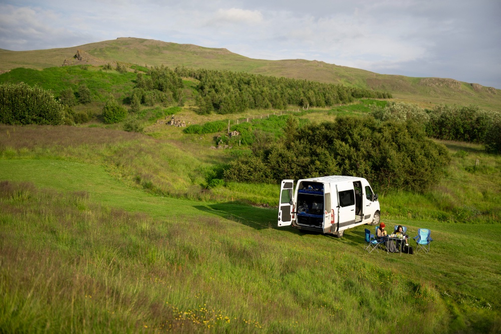 The Motorhome Lifestyle in Australia: Pros and Cons
