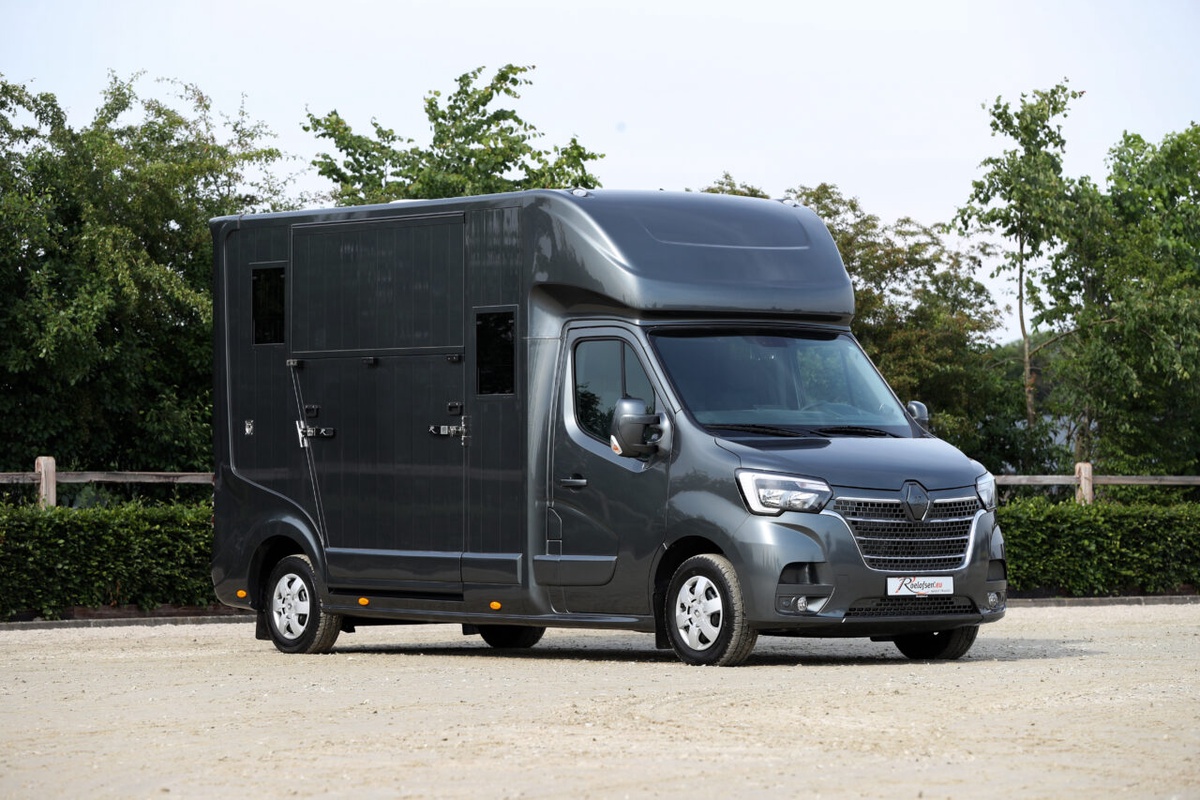 What Are Key Factors That Determine The Cost Of A Horse Truck