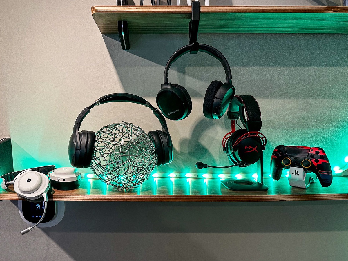 Gaming Headsets vs Regular Headsets: Choosing the Right Audio Companion
