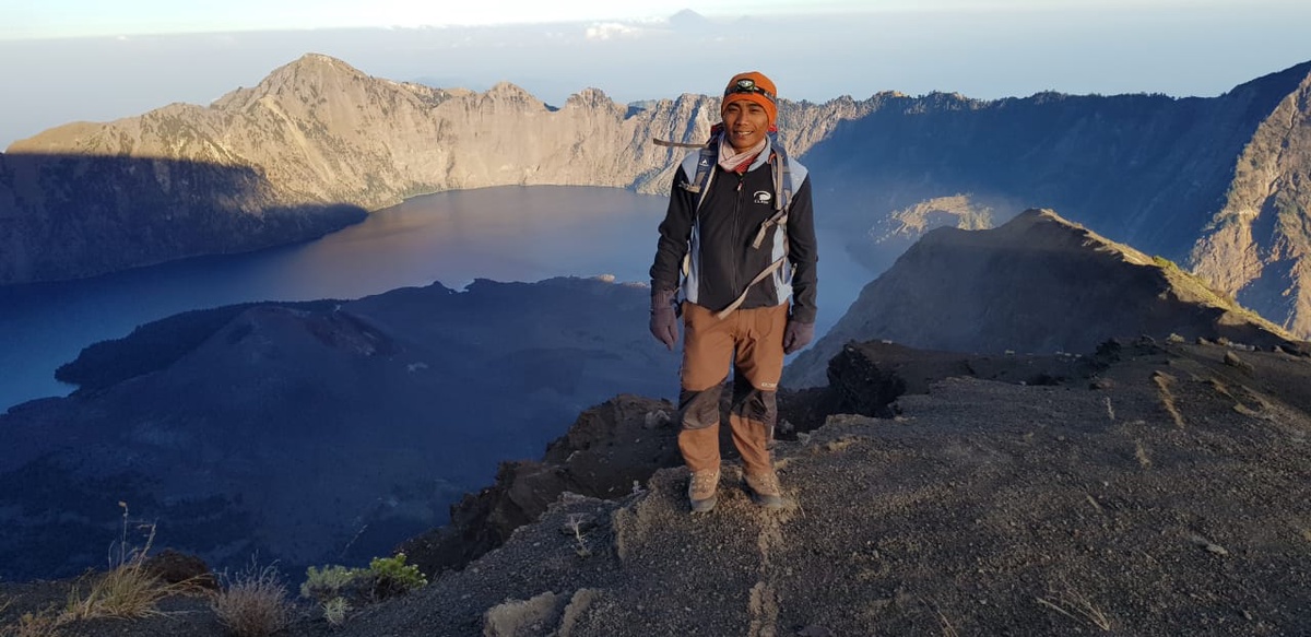 Transparent Pricing: What to Expect When Planning Rinjani Trekking