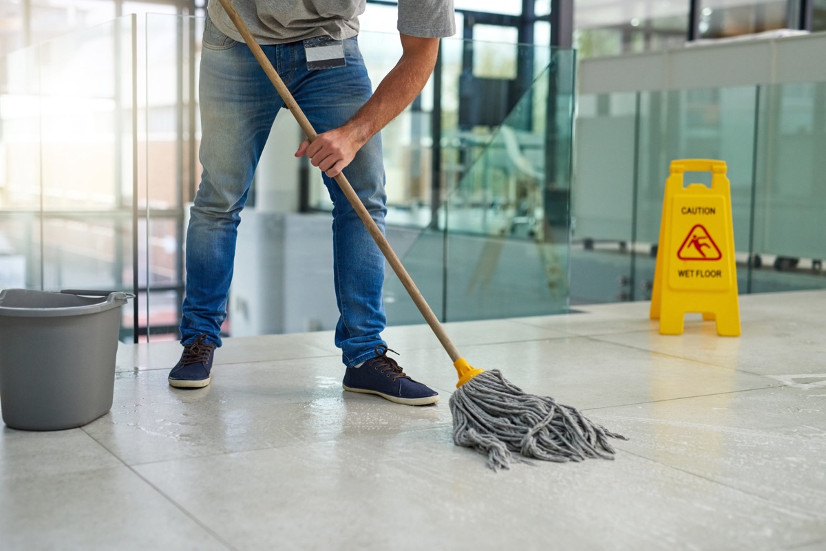 How Can Commerical Cleaning Services Help in Reducing Workplace Illness?