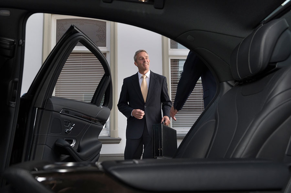 Arrive at JFK in Style: Top Tips for Hiring an Affordable Chauffeur Service in NYC