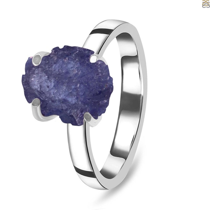 Tanzanite Ring - The Purple Beauty That Embraces Your Gaze