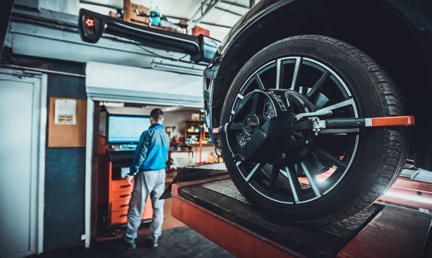 How Does Wheel Balancing Service Improve Your Driving Experience?