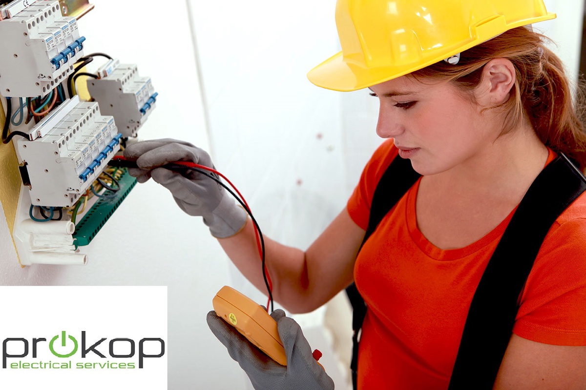 How Are Electricians Adapting to Technological Advancements in the Field?