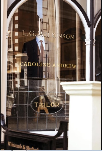Unveiling Your Power through Bespoke Women’s Suits in London at Caroline Andrew