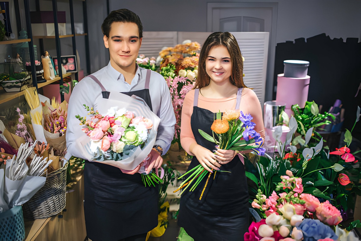 Send Stunning Birthday Flower Delivery Anywhere, anytime in Malaysia