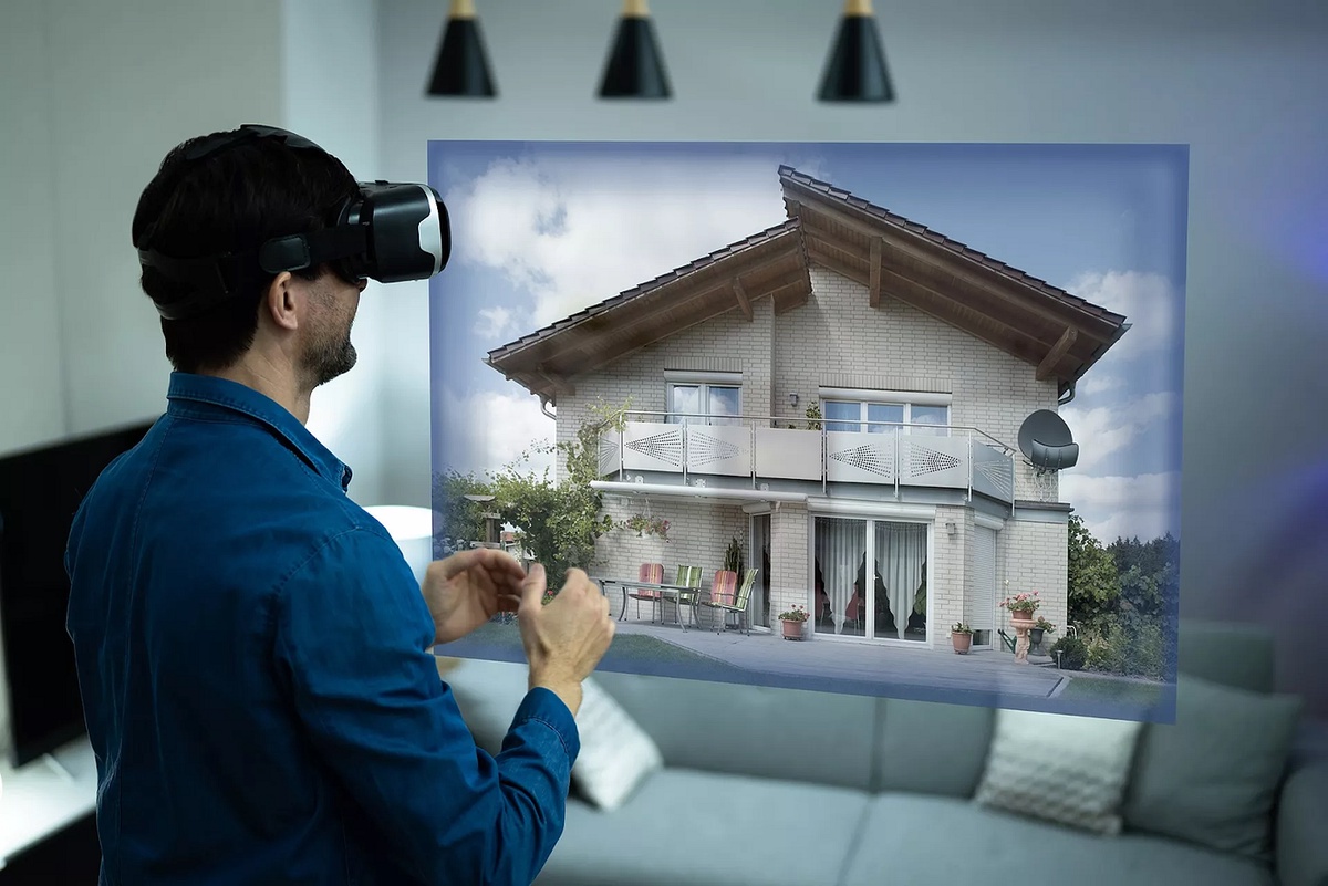 Exploring Real-world Applications of Virtual Reality in the Real Estate Industry