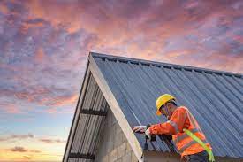 Common Commercial Roofing Problems & How Professionals Services Can Solve Them