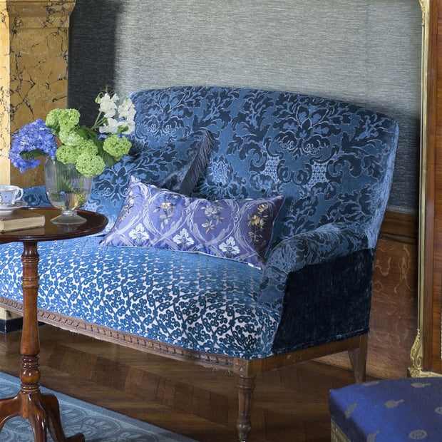Learn How To Choose Upholstery Fabrics UK