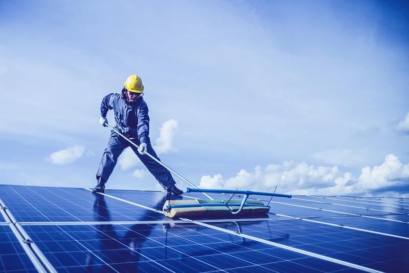 The Importance of Cleaning Solar Panels – Why? When? How?