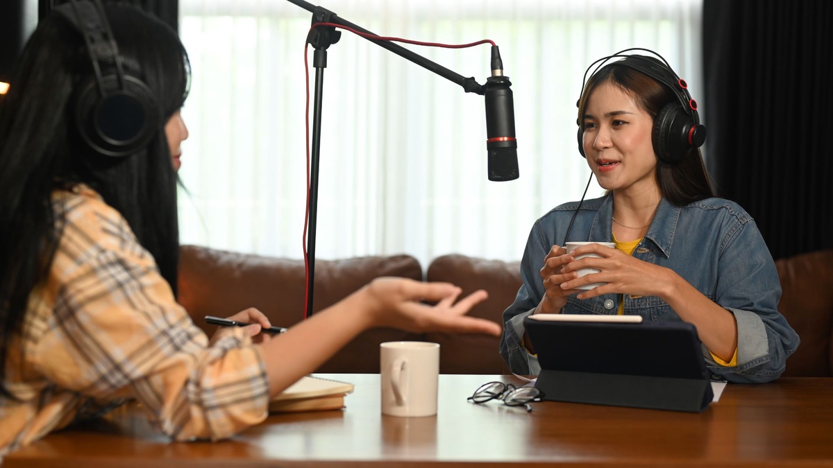 The Power of Podcasts in Mastering Accents: A Guide to Immersive Learning