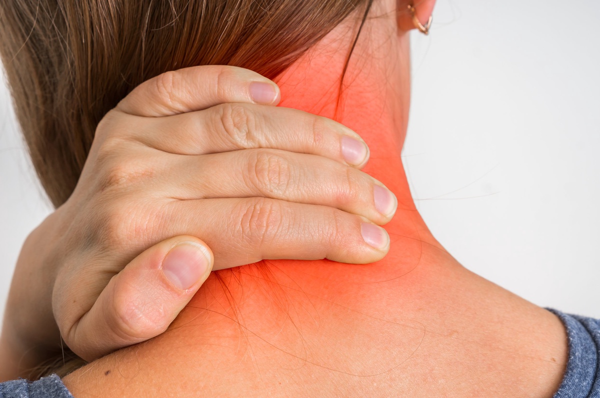 When to See a Doctor for Your Neck Pain