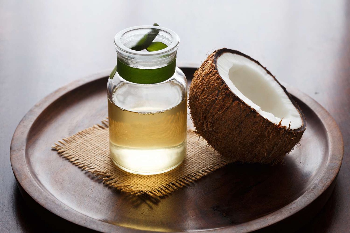 How Often Should You Use a Coconut Oil Hair Mask? We Have the Answers